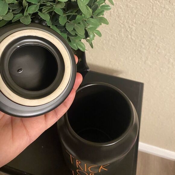 Trick or treat canister rae dunn - Picture 6 of 7